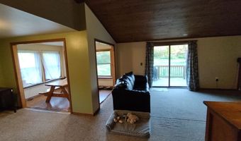 28 Cedar Ln, Cambridge, VT 05464