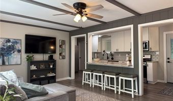 906 Dora Ln, Aurora, OH 44202
