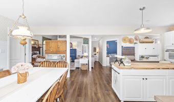 126 Narrow Shore Rd, Aydlett, NC 27916