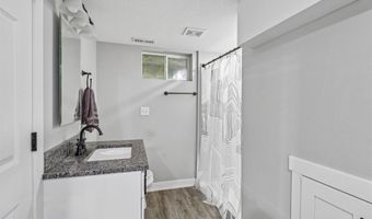 601 1st St E, Altoona, IA 50009