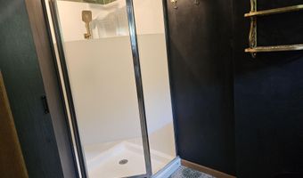 312 W Locust St, Aurora, MO 65605