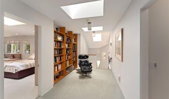 125 Woodruff Ave, Narragansett, RI 02882