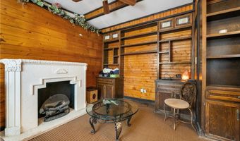 584 Apple Dr, Akron, OH 44319