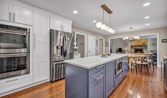 561 Willard Rd, Aurora, OH 44202