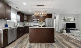1704 Dallas St, Auburn, IN 46706