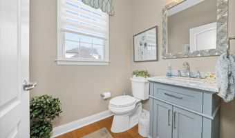 33 WATERTON Dr, Bear, DE 19701