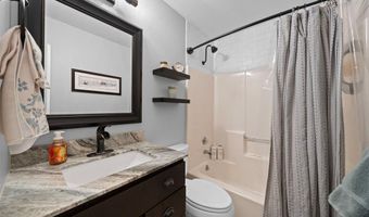 170 Cascade Terrace Dr, Ballwin, MO 63021