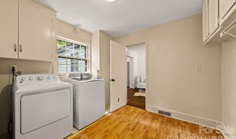 2220 Arnold Dr, Charlotte, NC 28205