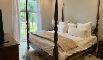 1718 W FARMVILLE Rd, Auburn, AL 36830