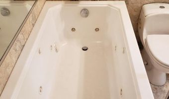 1530 KEY Blvd 1319, Arlington, VA 22209