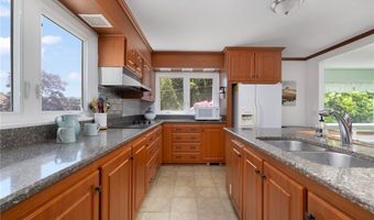 39 Highland Ave, Narragansett, RI 02882