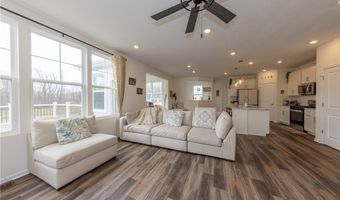 766 River Run Rd, Aurora, OH 44202