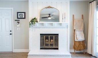 531 Charoak Dr, Ballwin, MO 63021