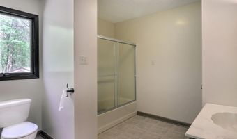 146 Algonquin Trl, Albrightsville, PA 18210