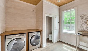 574 Newberry St SW, Aiken, SC 29801