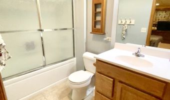 1056 Deertrail Ct, Antioch, IL 60002