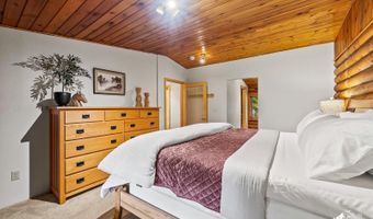 21624 Sean St, Chugiak, AK 99567