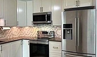 671 Liberty Pointe Dr, Ann Arbor, MI 48103