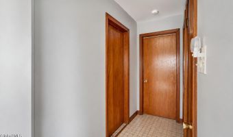 90 Clizbe Ave, Amsterdam, NY 12010