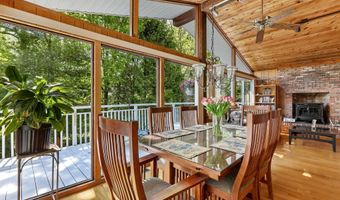 4 Alan Rd, Danbury, CT 06810