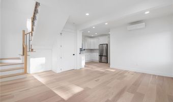 7 Sheffield Ave, Newport, RI 02840