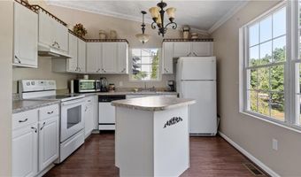 66 Hunters Crossing Dr, Coventry, RI 02816