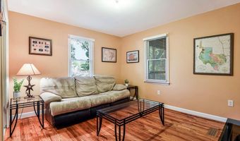 4406 ROUNDHILL Rd, Alexandria, VA 22310