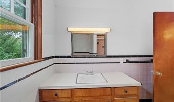 86 Oak St, Hopkinton, RI 02804
