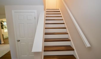 71 Baldwin Dr, Bangor, ME 04401