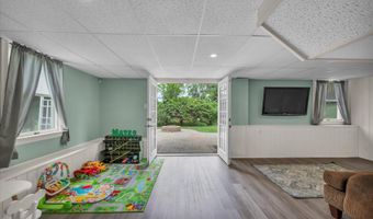 7 Beechwood Cir, Cromwell, CT 06416