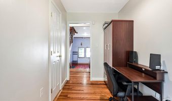 4406 ROUNDHILL Rd, Alexandria, VA 22310