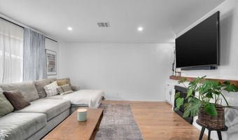 5465 Newcastle Ave 6, Encino, CA 91316