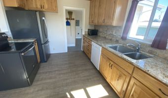 543 SPRUCE St, Brookings, OR 97415