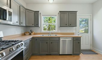 5363 Windfield Dr, Allendale, MI 49401