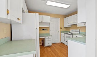 102 Cheekwood Ct, Greenwood, SC 29646