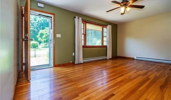 16 Pennsylvania Ave, Jamestown, RI 02835