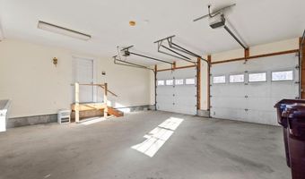 46 Duffy Dr, Bennington, VT 05201