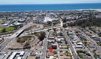 402-4 Santa Barbara St, Oceanside, CA 92058