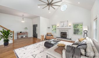 602 Hidden Springs Dr, Asheville, NC 28804