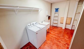 950 APACHE St, Cheyenne, WY 82009