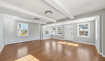 11 Boylston St, Acushnet, MA 02743