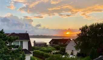 611 Wolcott Ave, Middletown, RI 02842