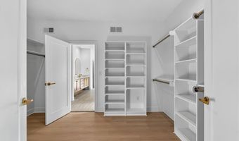 422 NE Lakota Dr, Adrian, MO 64720