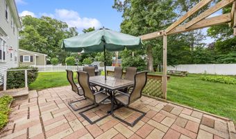 745 Rustic Ln, Cheshire, CT 06410