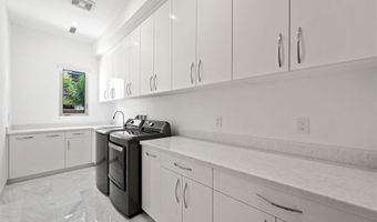 11 Hawkeye Ln, Las Vegas, NV 89135