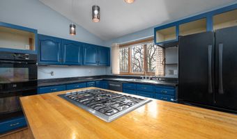 404 174th St, Amery, WI 54001