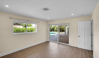 524 Muirfield Dr, Atlantis, FL 33462