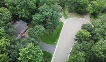 109 Cimarron Ct, Apple Valley, MN 55124