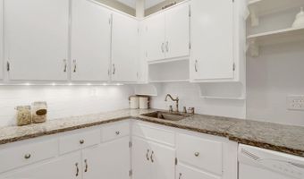 5028 25TH St N, Arlington, VA 22207