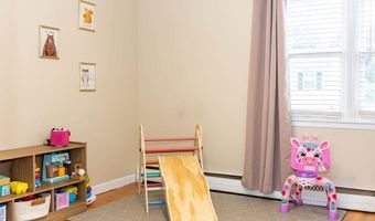57 Bolton St, Cranston, RI 02920